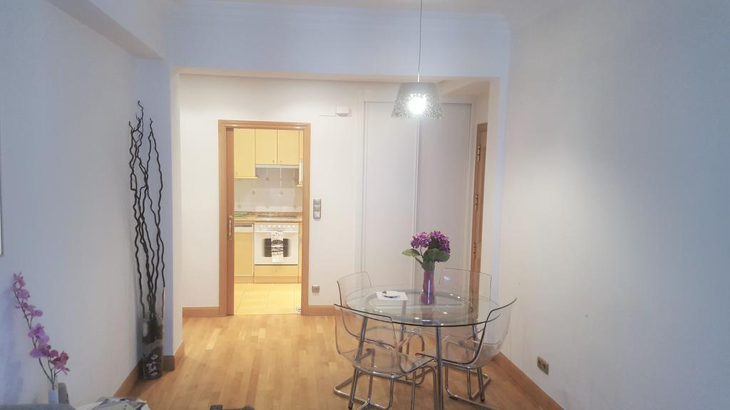 Concha Centro Apartment Сан Себастиан Екстериор снимка